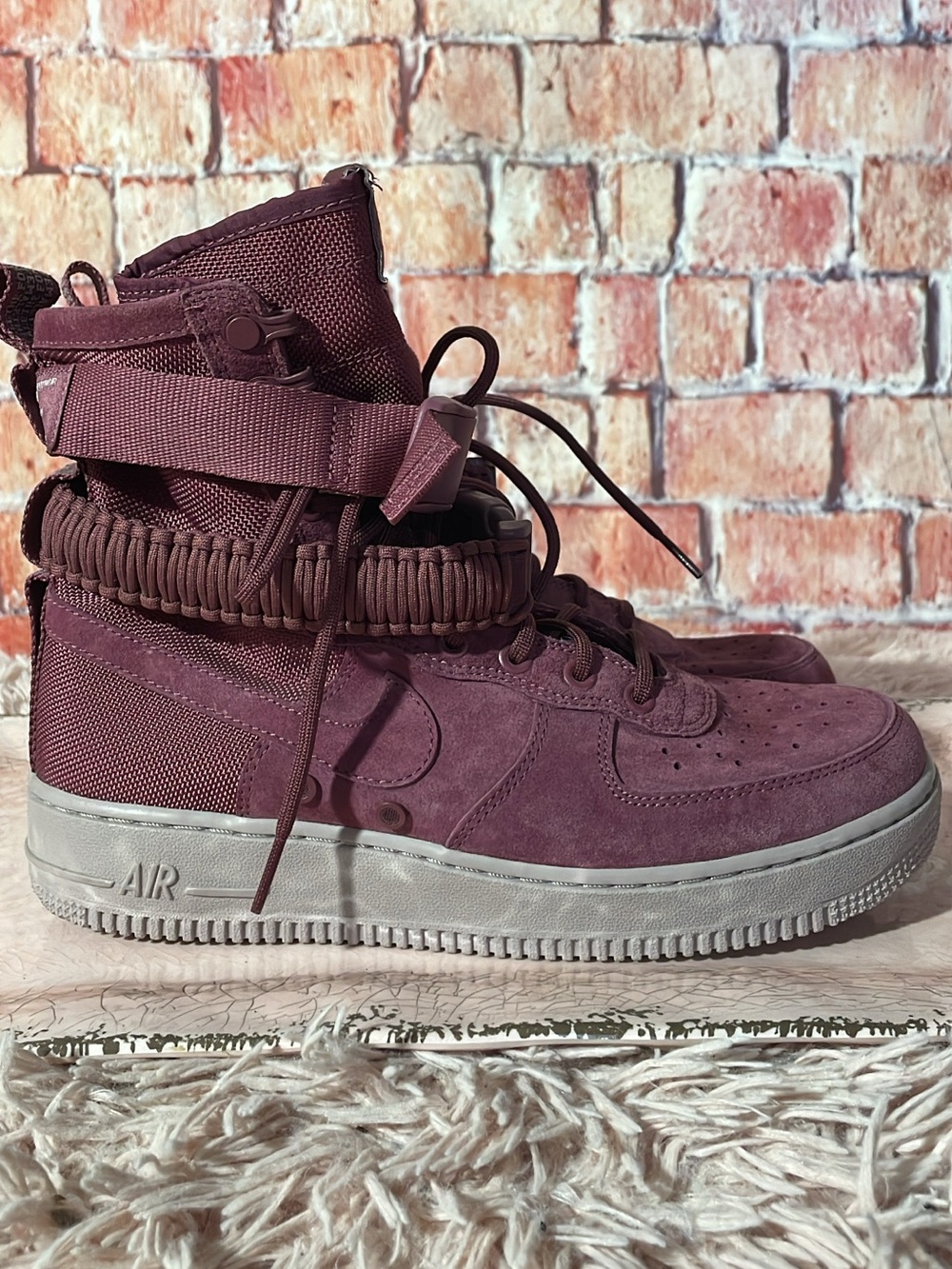 Nike High-Top AF1 Strap Sneakers - Plum